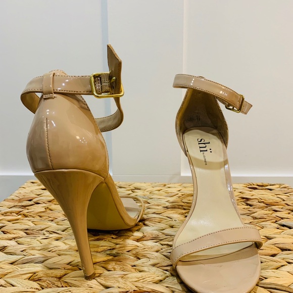 Classic nude, strappy stiletto - Picture 4 of 4